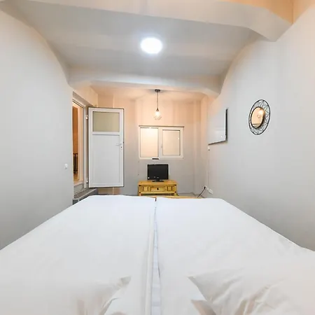 Apartament Napoca 2 Dormitoare Central - Demisol Cluj-Napoca