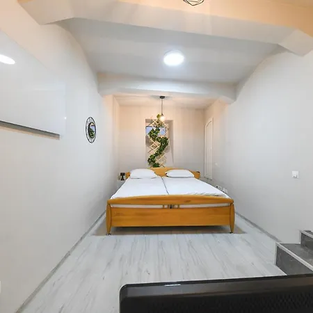 Apartament Napoca 2 Dormitoare Central - Demisol